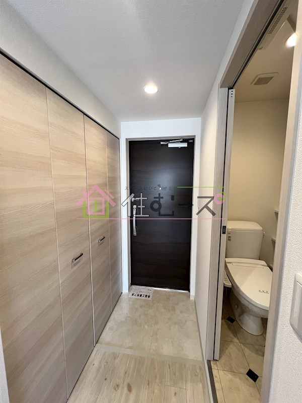 コーラルポワント難波west 玄関