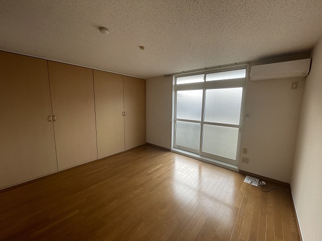 レオパレス向日葵 ベッドルーム