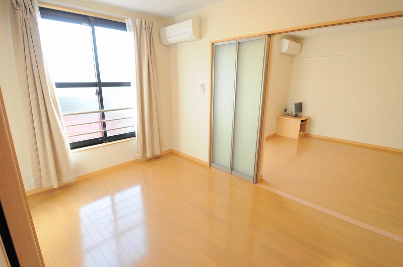 レオパレス喜連北 ベッドルーム