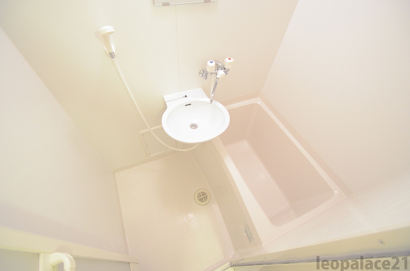 レオパレス北巽駅西 風呂画像