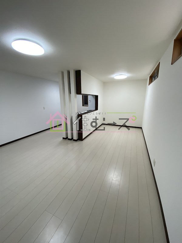 梅南3丁目 貸家 リビング