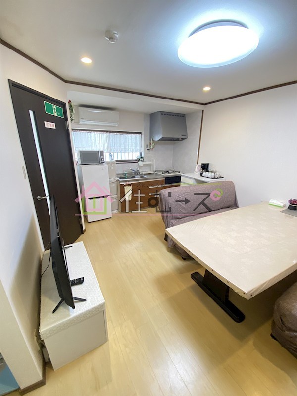 大阪市西成区鶴見橋一丁目9番8号所在戸建 リビング