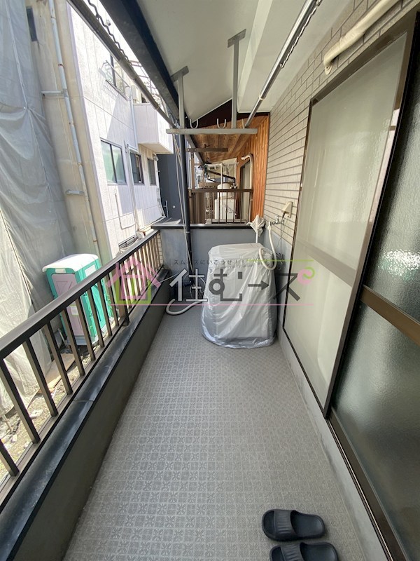 大阪市西成区鶴見橋一丁目9番8号所在戸建 ベランダ