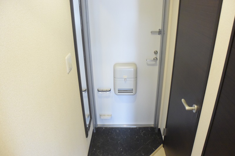 レオネクスト南花屋敷Ⅱ 玄関