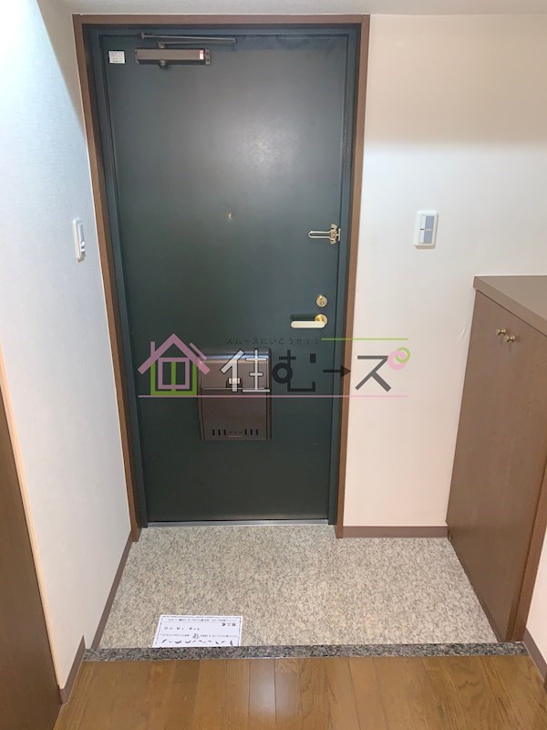 City Life クラウンハイム長堀通 玄関