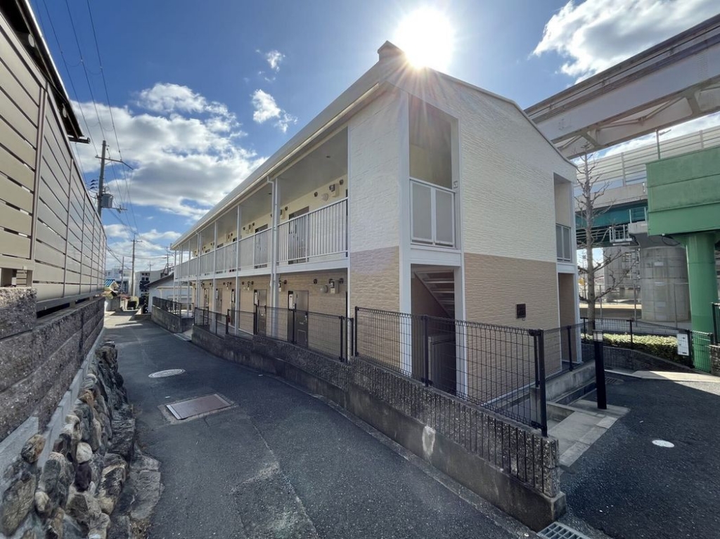 レオパレス３５１Ｓｔｒｅｅｔ 外観