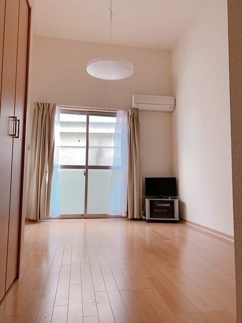 レオパレス清荒神ＬＡ１ リビング