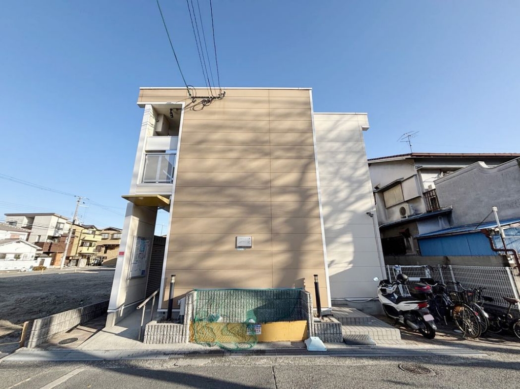 レオパレス臨港線 外観