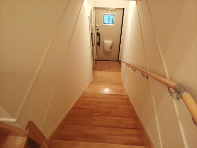 ポライトリー 玄関