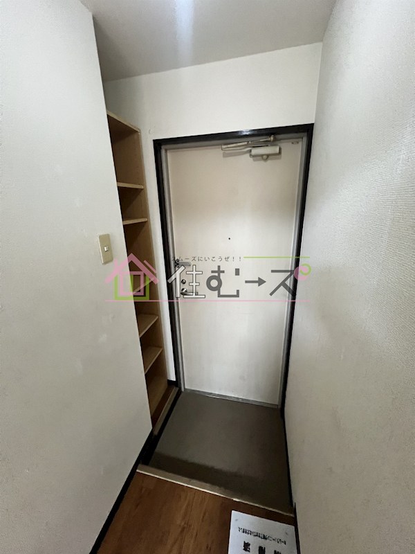 マンション輝 玄関