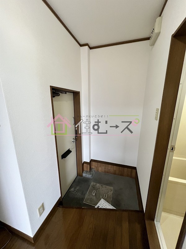 リバティ長居 玄関