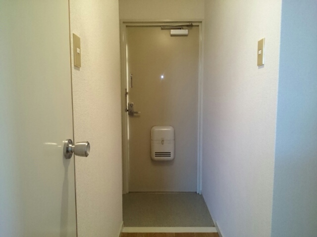 エルディムナカタ 玄関