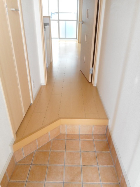 メゾンユタカ 玄関