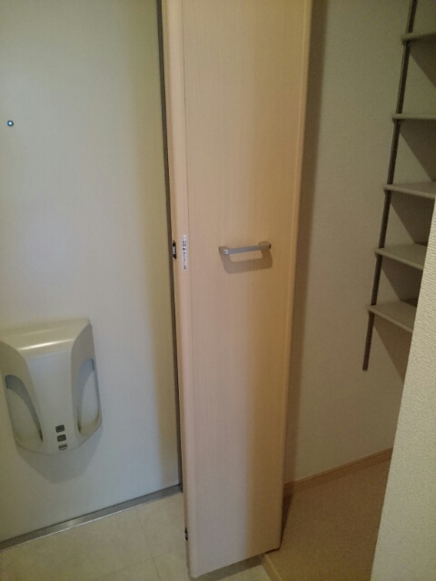 プラティークヌーヴォー 玄関