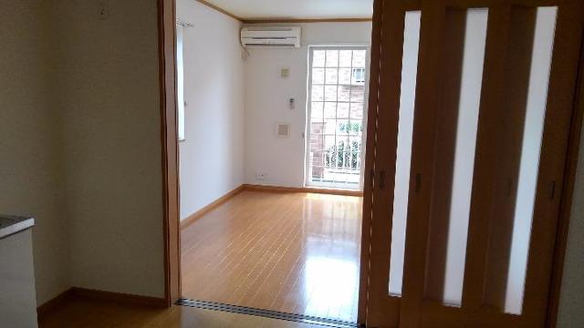 ファシネイション春日Ⅱ リビング