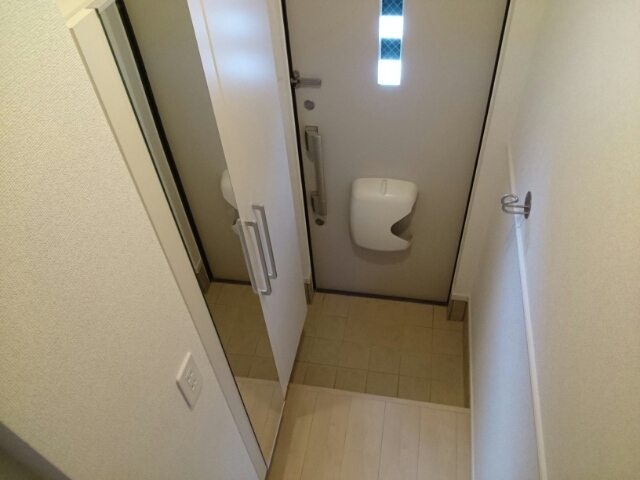 メゾン・ド・フルール 玄関