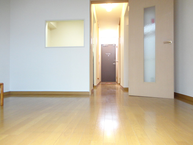 レオパレス高安 リビング