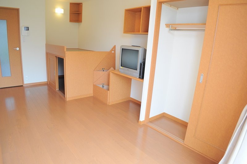 レオパレスＵＲＩＷＡＲＩ リビング