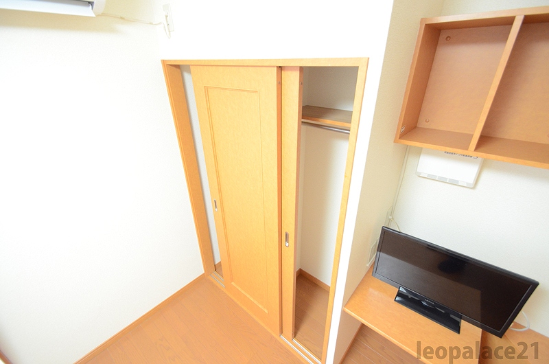 レオパレスＵＲＩＷＡＲＩ ベッドルーム