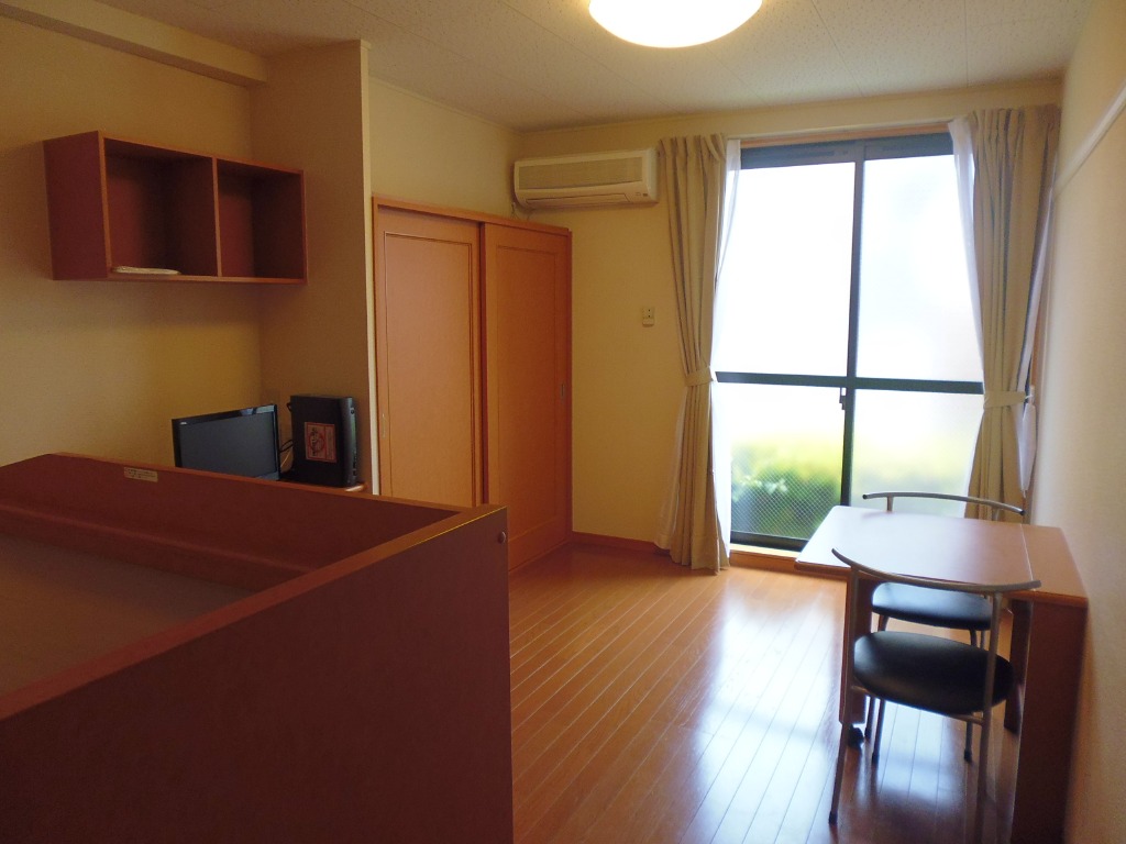 レオパレス冨士 リビング