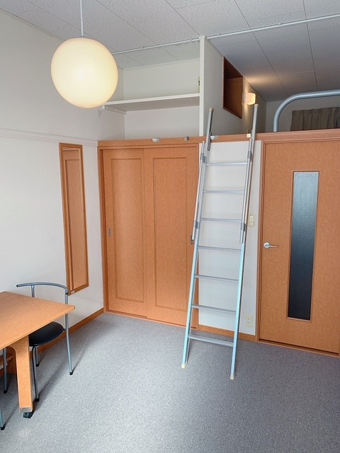 レオパレスＫＡＭＩＳＨＯ ベッドルーム