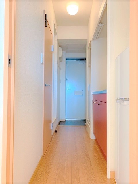 レオパレスウォーターウェーブ 玄関