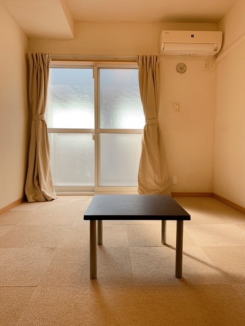 レオパレスウォーターウェーブ リビング