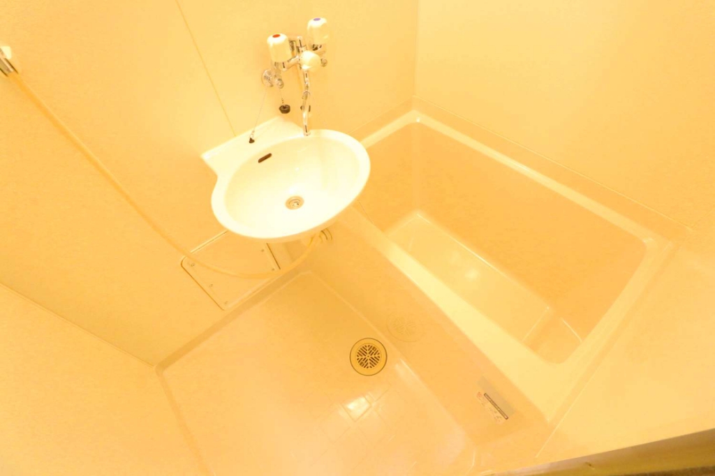 レオパレスピュア 風呂画像