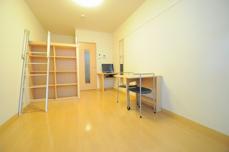 レオパレスプレステージ三津屋Ⅱ ベッドルーム