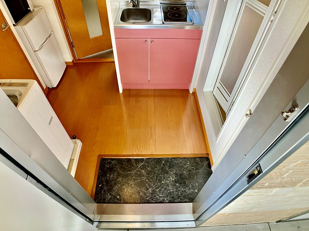 レオパレス城北 玄関