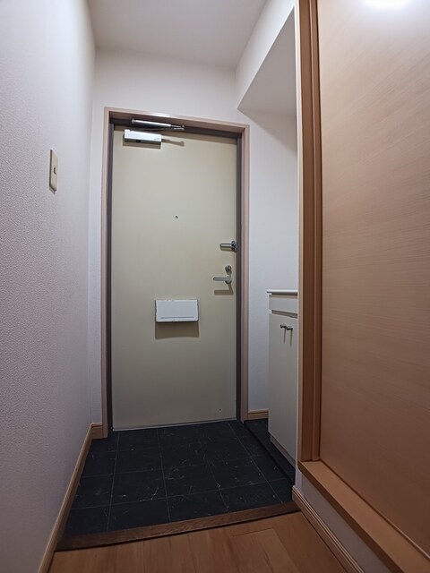 セゾン八尾東 玄関