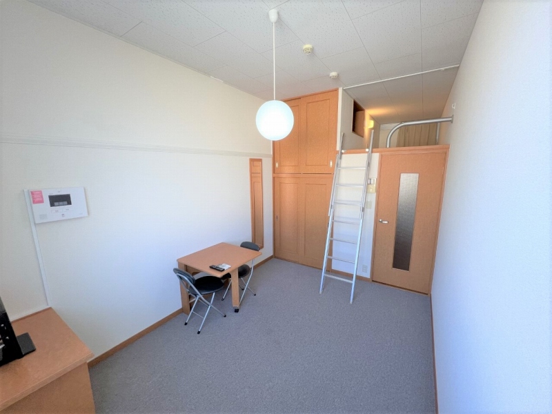 レオパレスエスペランサ石切 リビング