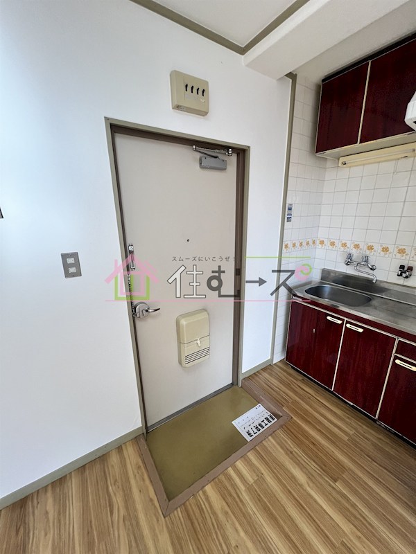 ノアーズアーク九条駅前 玄関