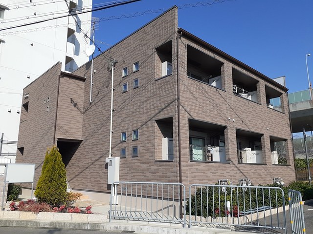 グランイースト 外観