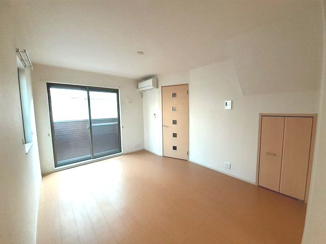 ユーアイ・ハイツ池田Ⅱ リビング