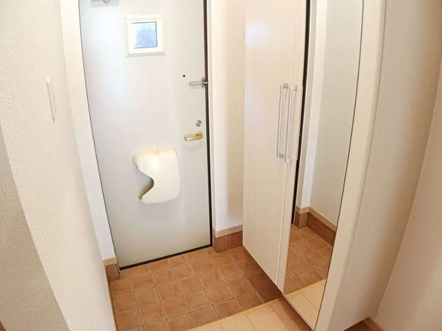 エアリーレジデンス・芝生 玄関