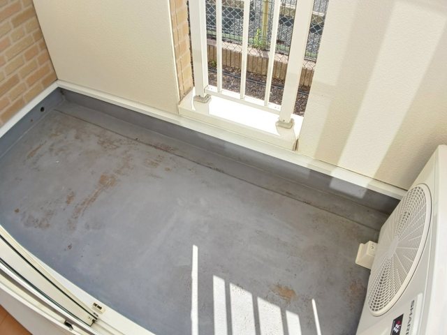 エアリーレジデンス・芝生 ベランダ