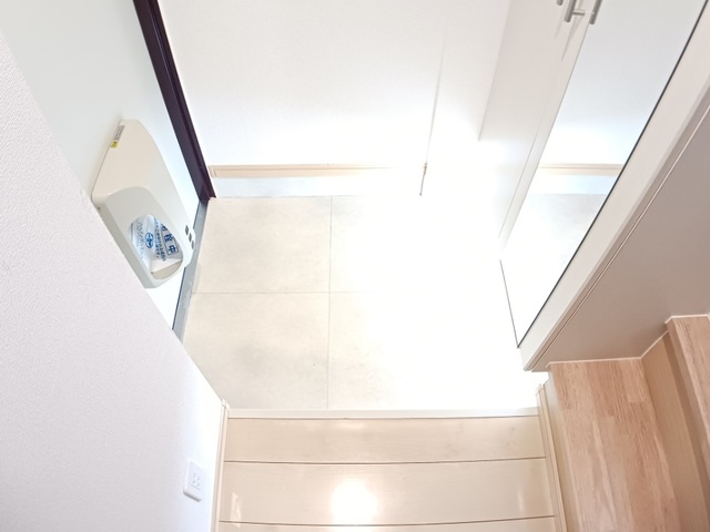 ヴォワ　ラクテ　ノース 玄関