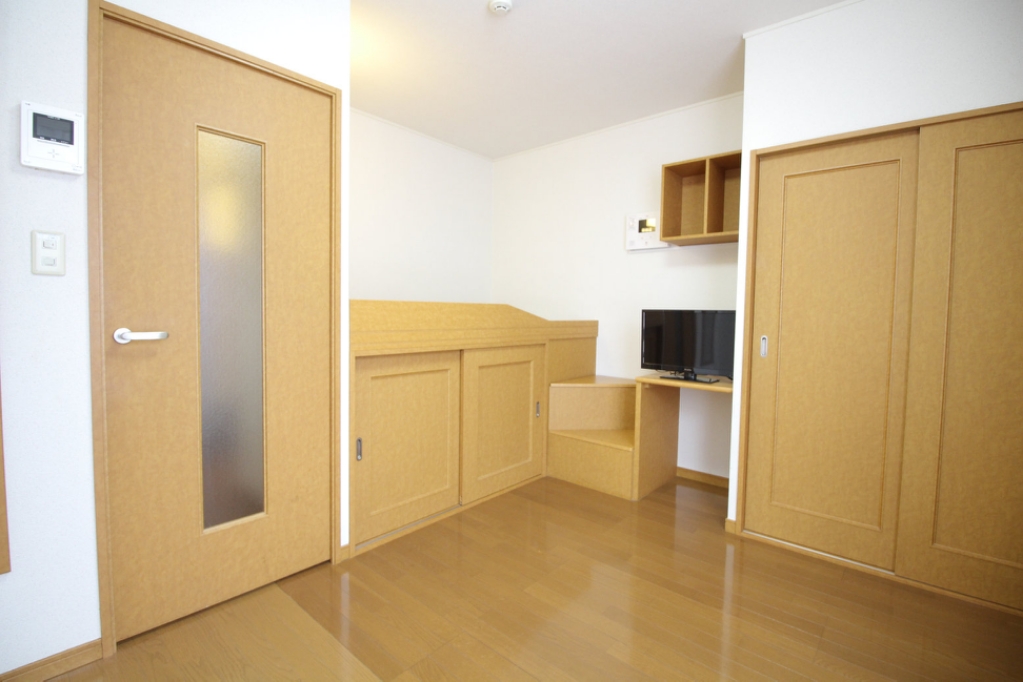 レオパレスＥＡＳＴ　ＦＩＥＬＤ ベッドルーム