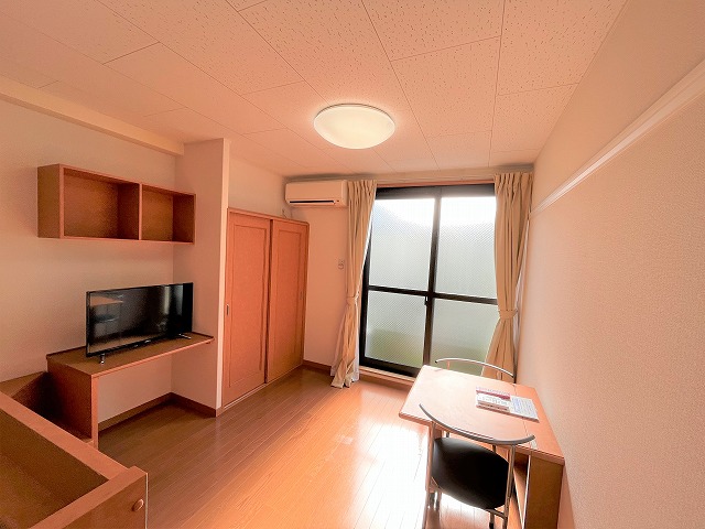 レオパレスコンフォート光明池 リビング