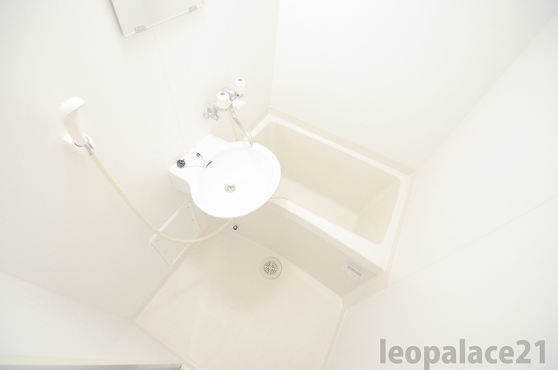 レオパレスサンシャイン陵南 風呂画像