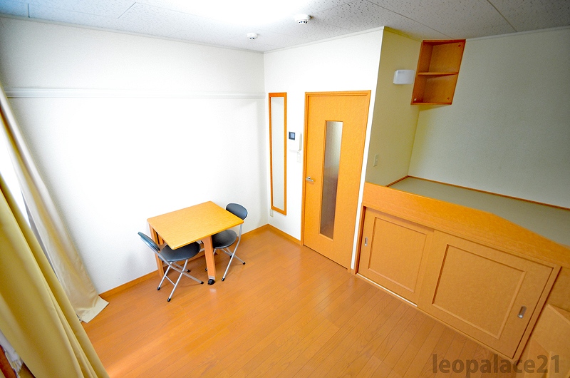 レオパレスサンシャイン北条 ベッドルーム