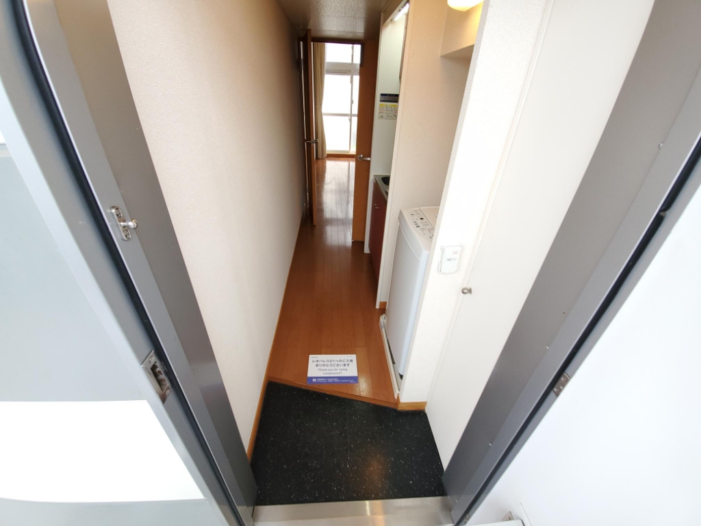 レオパレスハーモニー　ピアザ 玄関