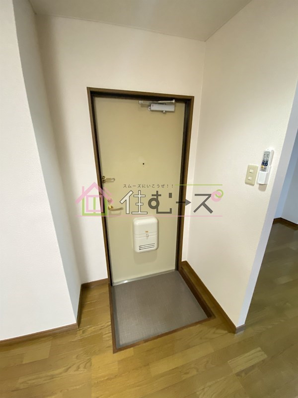 メゾンド・カクショ 玄関