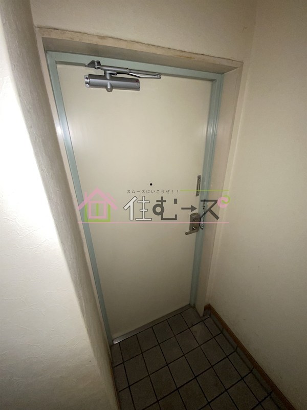 春日ハイツ 玄関