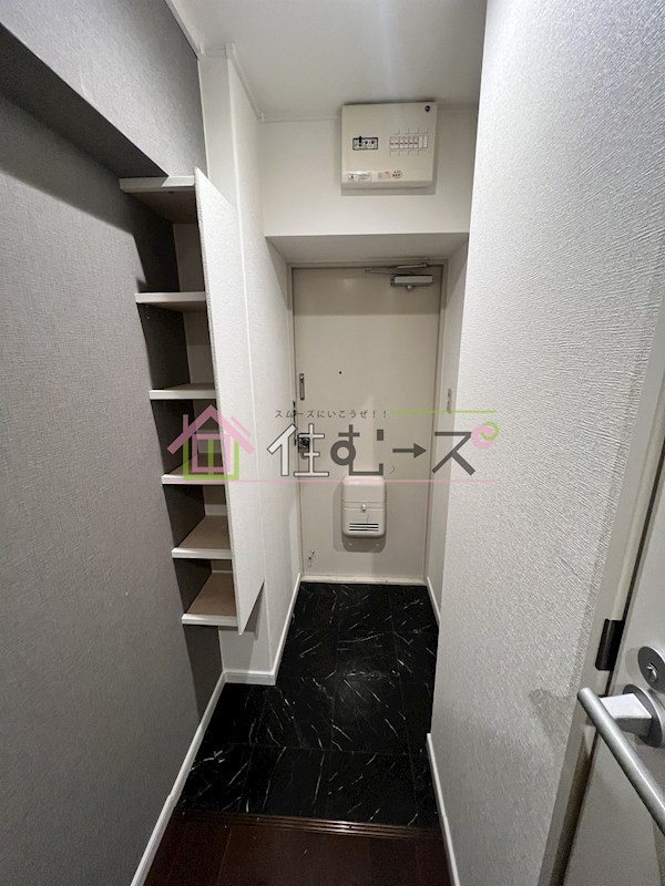 新大阪コーポビアネーズ 玄関