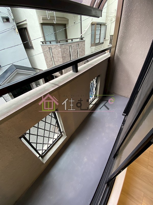 大阪市東淀川区大桐2-15-17貸戸建 ベランダ