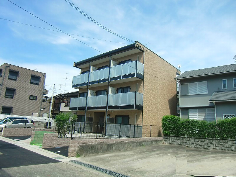 レオパレスターク 外観