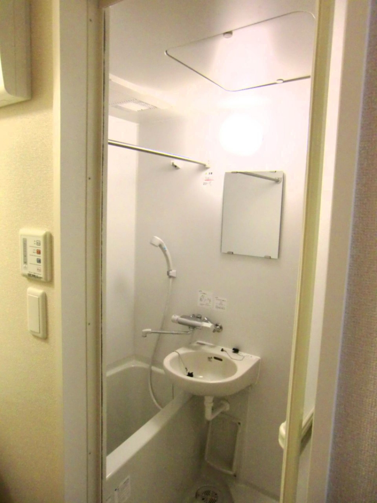 レオパレスターク 風呂画像