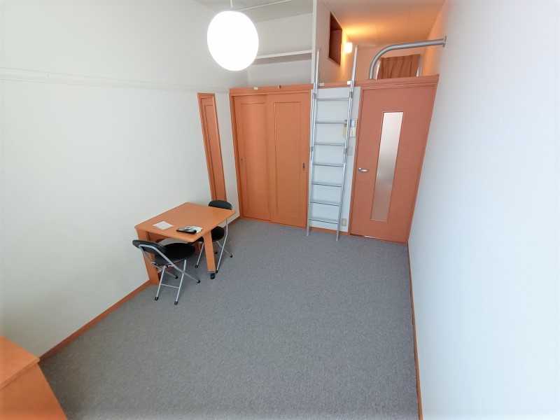 レオパレスパリワール リビング